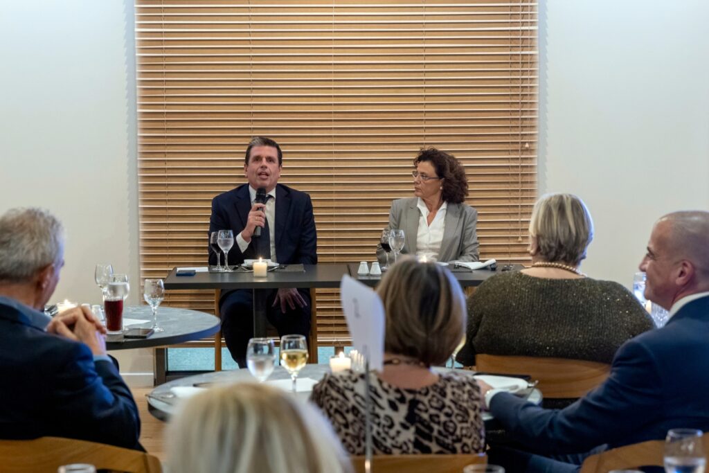 ΔΙΑΛΟΓΟΙ ΣΒΕ με επίσημο καλεσμένο τον κ. Δημήτρη Καιρίδη, Βουλευτή της Νέας Δημοκρατίας, πρώην Υπουργό Μετανάστευσης και Ασύλου και Καθηγητή Διεθνών Σχέσεων στο Πάντειο Πανεπιστήμιο