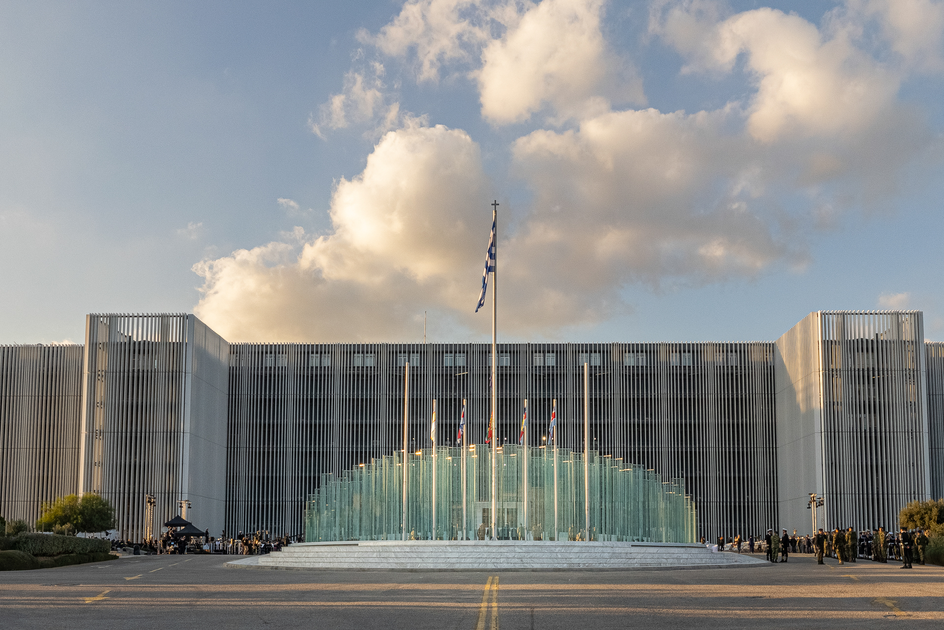 Η METLEN παρέδωσε στο Υπουργείο Εθνικής Άμυνας τη νέα βιοκλιματική πρόσοψη του ιστορικού κτιριακού συγκροτήματος στο Στρατόπεδο «Στρατάρχη Παπάγου»