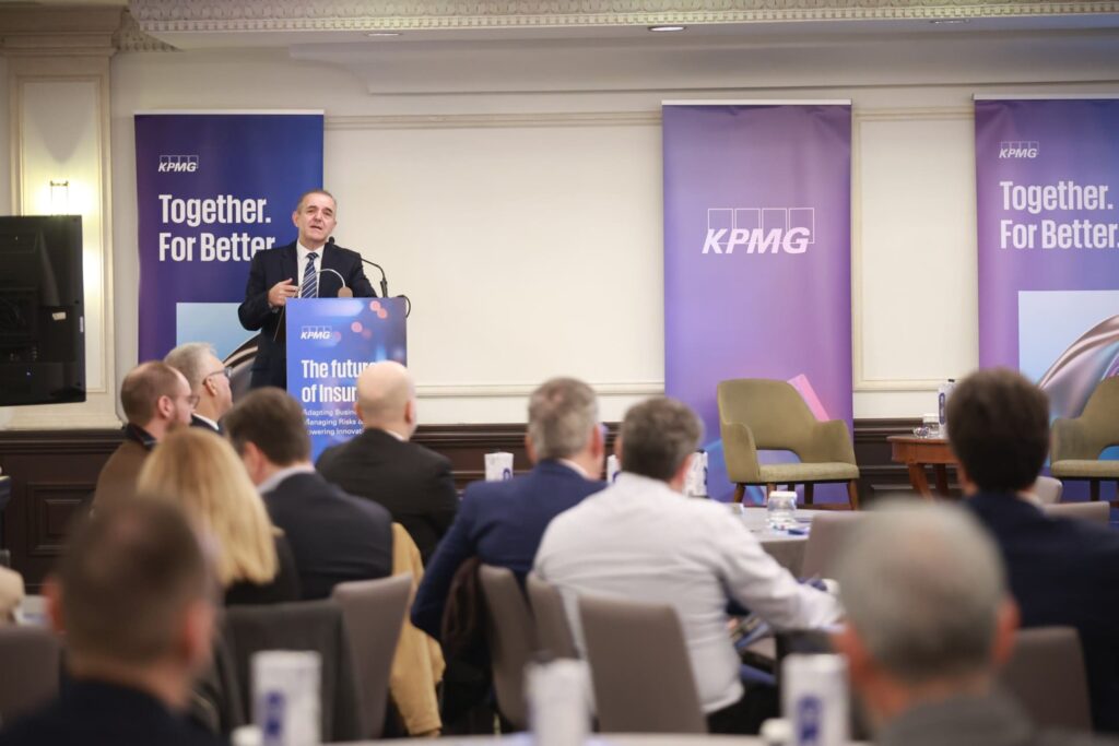 100 + κορυφαία στελέχη του ασφαλιστικού κλάδου συμμετείχαν στην εκδήλωση για την παρουσίαση της 15ης Ετήσιας Έκθεσης για την Ιδιωτική Ασφαλιστική Αγορά που πραγματοποίησε η KPMGστην Ελλάδα με τίτλο “The Future of Insurance”.