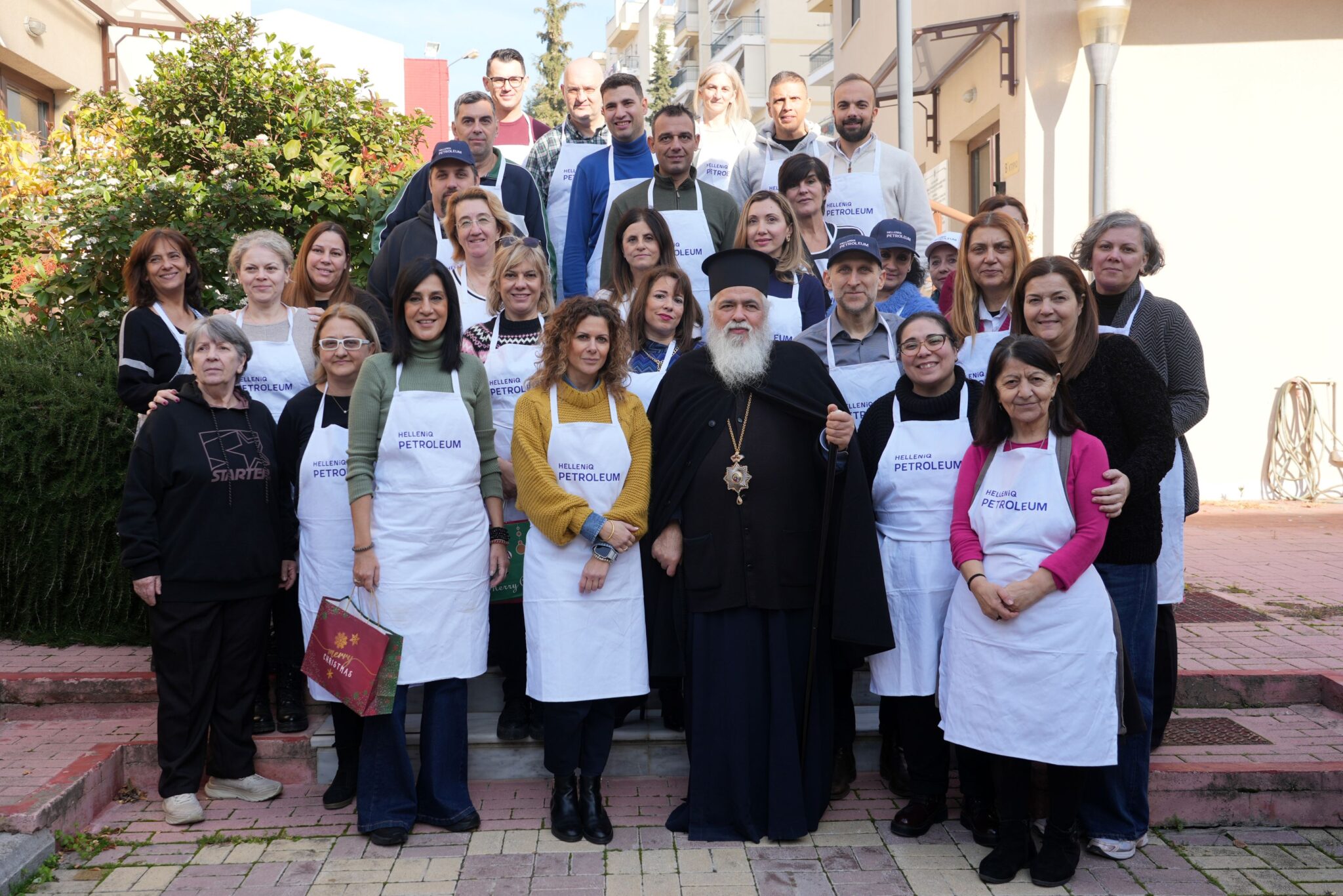 HELLENiQ ENERGY: Χριστούγεννα προσφοράς και έμπρακτης στήριξης στις τοπικές κοινωνίες