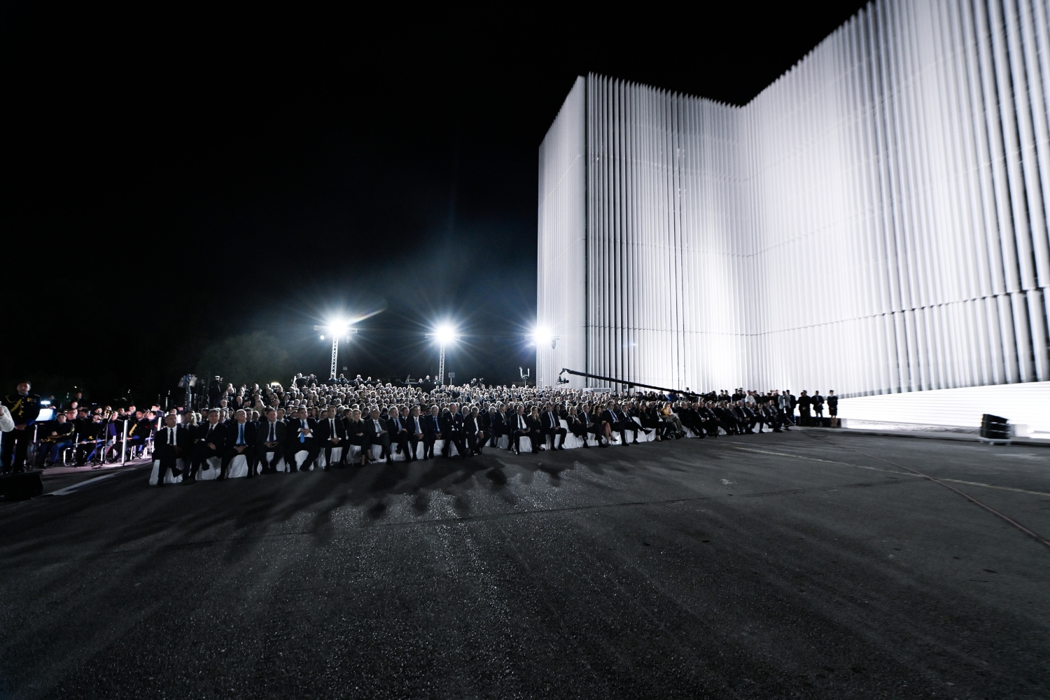 Η ELVIAL με ιδιαίτερη υπερηφάνεια σφραγίζει με την παρουσία της τη νέα εμβληματική όψη του Υπουργείου Εθνικής Άμυνας