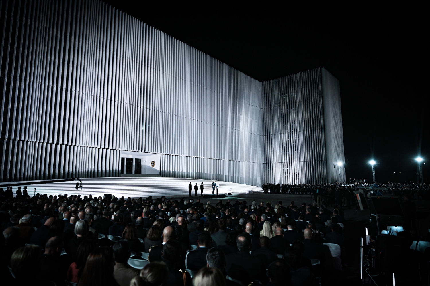 Η ELVIAL με ιδιαίτερη υπερηφάνεια σφραγίζει με την παρουσία της τη νέα εμβληματική όψη του Υπουργείου Εθνικής Άμυνας