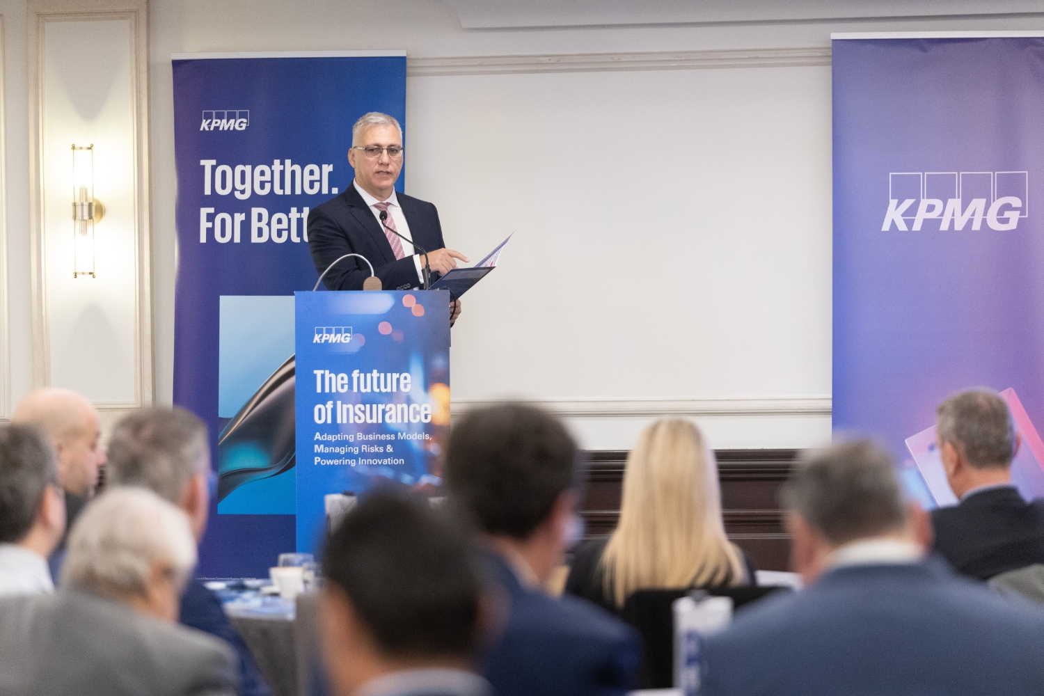 100 + κορυφαία στελέχη του ασφαλιστικού κλάδου συμμετείχαν στην εκδήλωση για την παρουσίαση της 15ης Ετήσιας Έκθεσης για την Ιδιωτική Ασφαλιστική Αγορά που πραγματοποίησε η KPMGστην Ελλάδα με τίτλο “The Future of Insurance”.