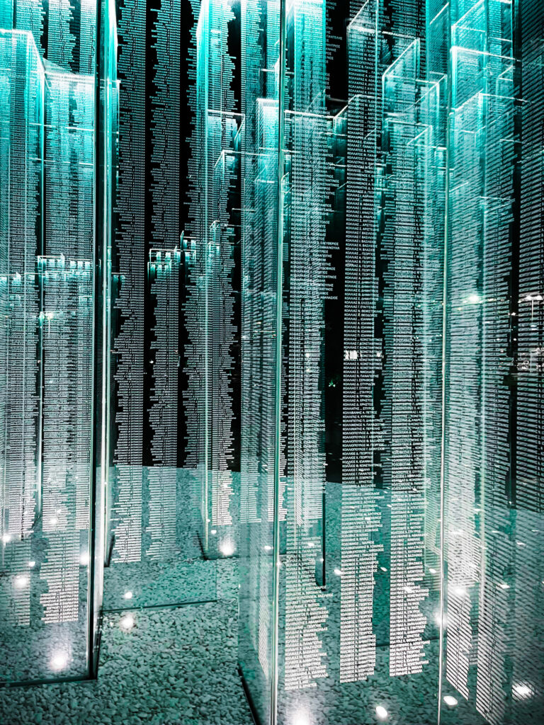 Η ELVIAL με ιδιαίτερη υπερηφάνεια σφραγίζει με την παρουσία της τη νέα εμβληματική όψη του Υπουργείου Εθνικής Άμυνας