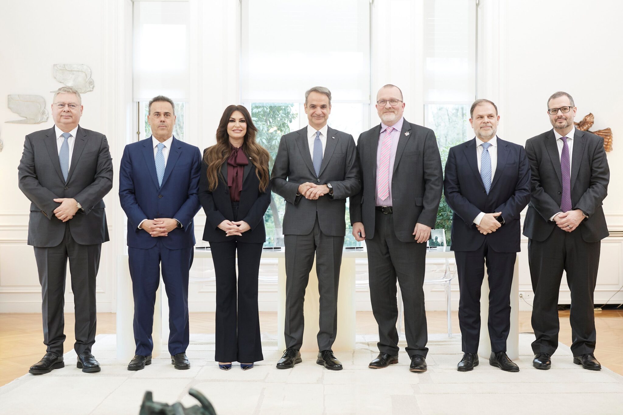 Η HELLENiQ ENERGY και η Chevron υπογράφουν Συμβάσεις με το Ελληνικό Δημόσιο για την παραχώρηση  δικαιωμάτων Έρευνας  και Εκμετάλλευσης Υδρογονανθράκων σε τέσσερις θαλάσσιες περιοχές