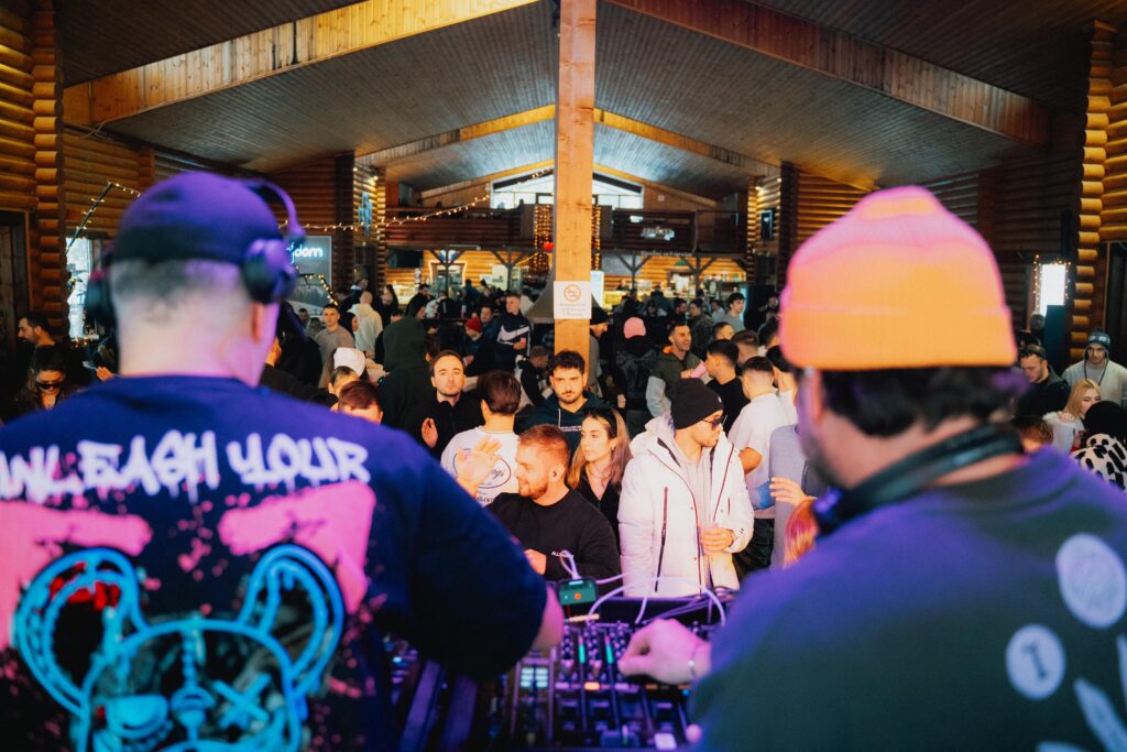 Park Dark Sessions & Night Riding by ΒΙΚΟΣ COLA στα Καλάβρυτα. Δίψα για βουνό, Δίψα για διασκέδαση