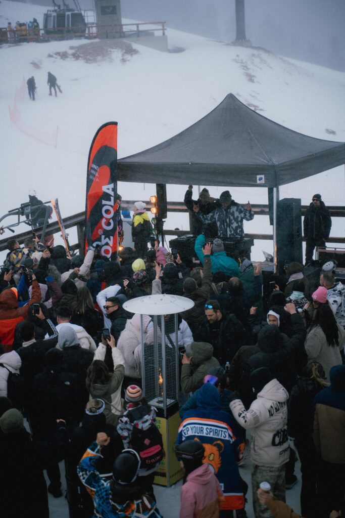 Park Dark Sessions & Night Riding by ΒΙΚΟΣ COLA στα Καλάβρυτα. Δίψα για βουνό, Δίψα για διασκέδαση